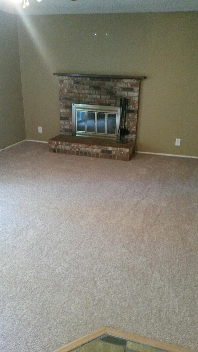 Building Photo - 3797 Kevington Ave