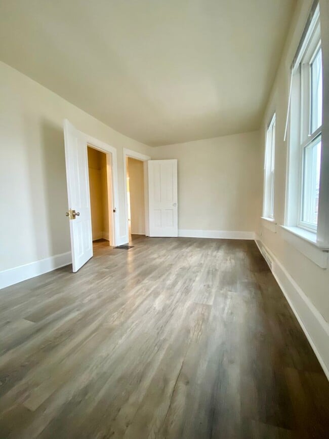 Building Photo - 808 Cherry St