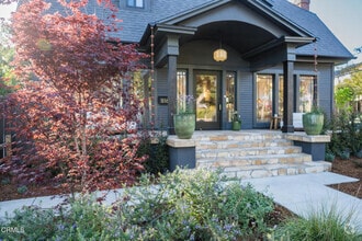 Building Photo - 5163 Highland View Ave