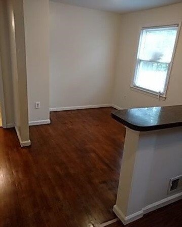 Foto del edificio - 5604 Rollins Ln