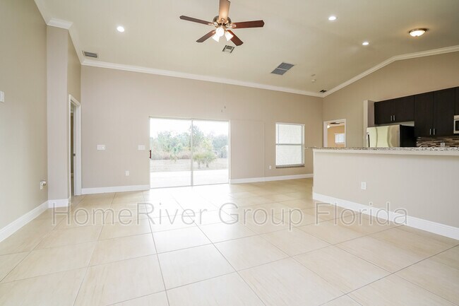 Foto del edificio - 714 Henry Ave