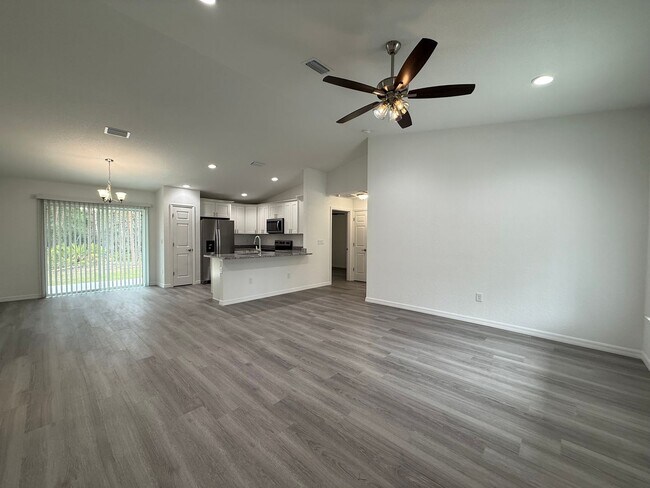 Foto del edificio - Great Price, Won't Last!!