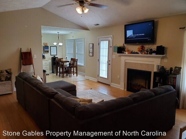 Building Photo - 3 br, 2 bath House - 391 Driftwood Lane