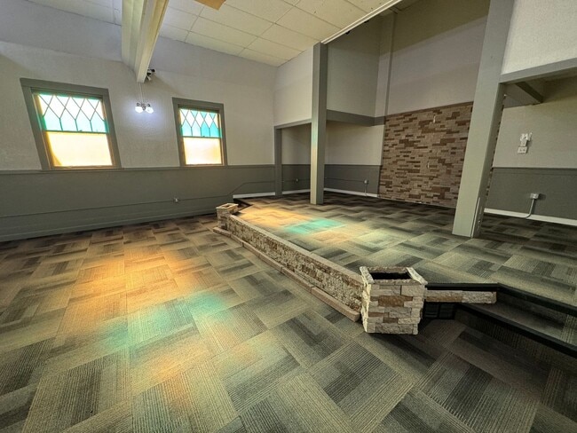 Building Photo - 2nd &amp; Diamond