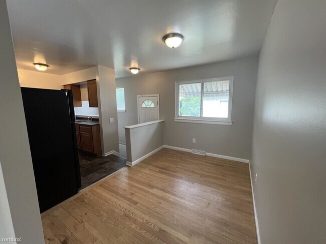 Foto del edificio - 3 br, 1 bath House - 1161 Desoto Ave