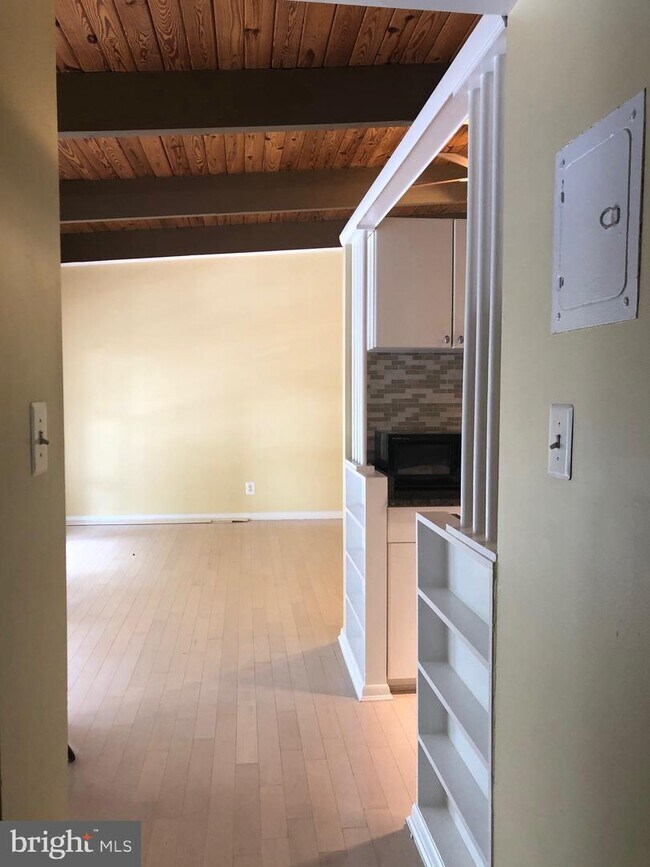 Building Photo - 7710 Donnybrook Ct