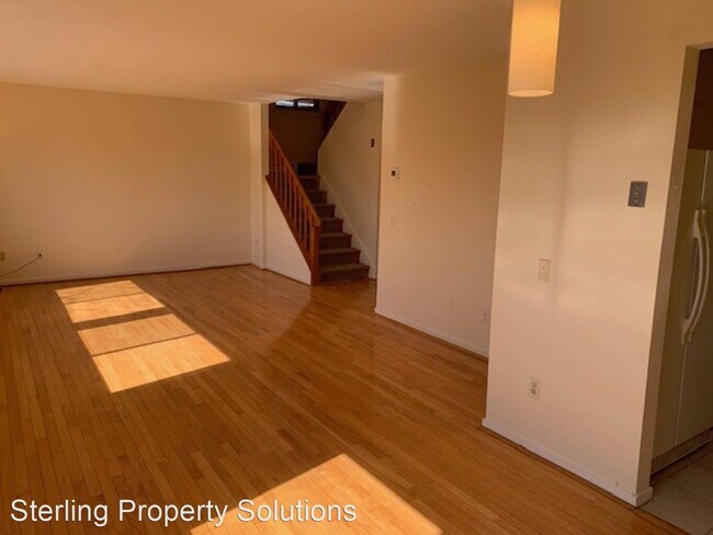 Building Photo - 2 br, 1.5 bath House - 31 Hillside Terrace #D