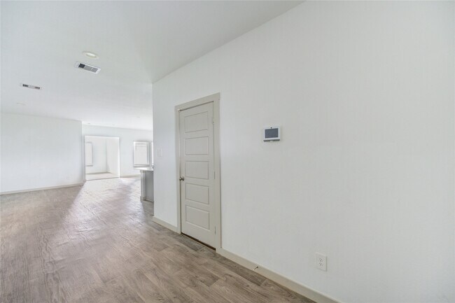 Foto del edificio - 1826 Sandy Trail Ln