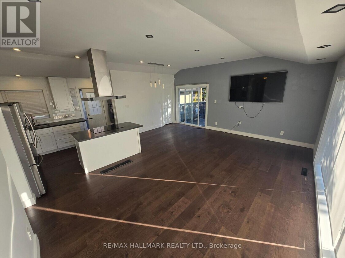 Primary Photo - 18 Deerfield Rd