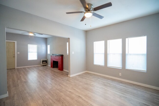 Foto del edificio - Beautiful 2 Bed 1 Bath Home in El Reno!