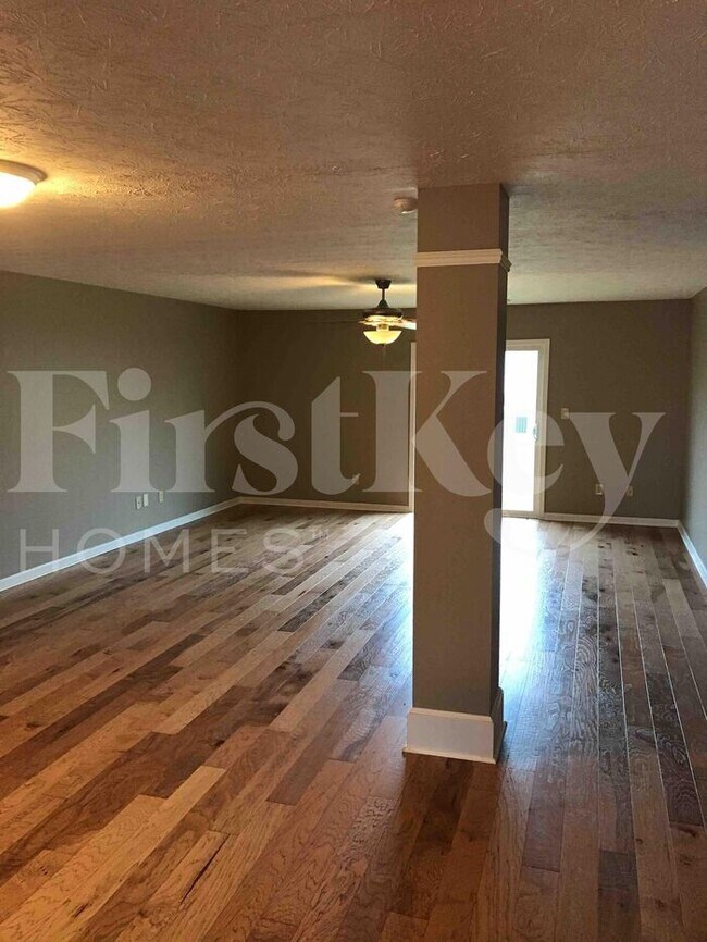 Building Photo - 622 Findlay Ln