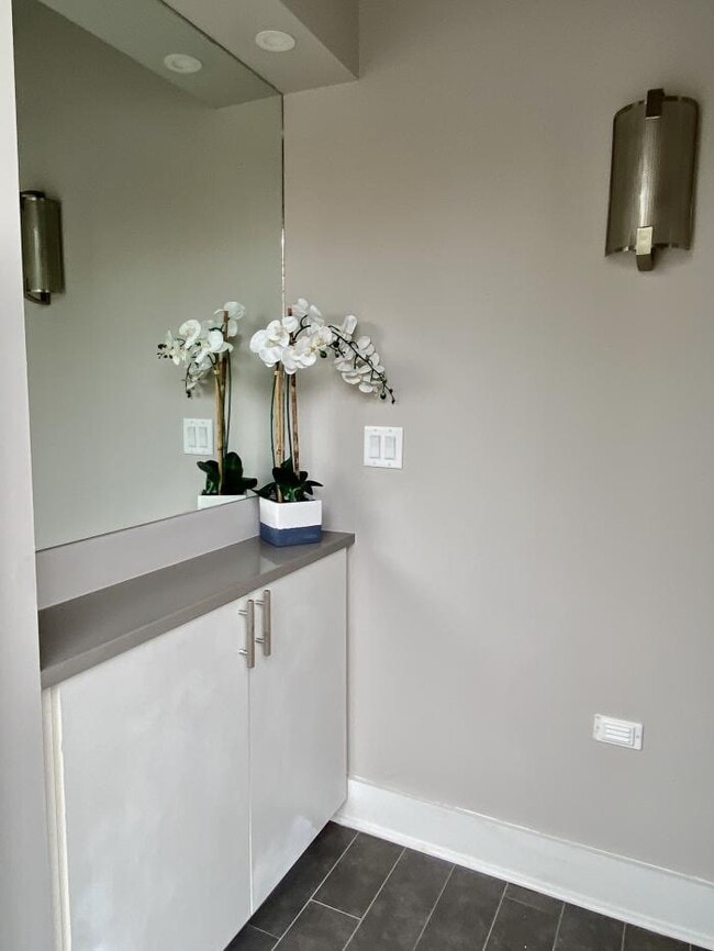 Building Photo - 1 bedroom in Charlottesville VA 22902