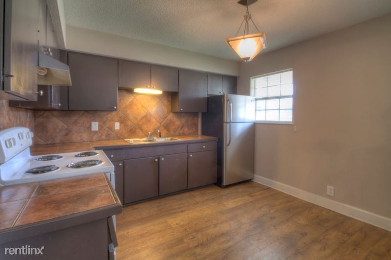 2303 Moser St, Texarkana, TX 75501 Room for Rent in Texarkana, TX