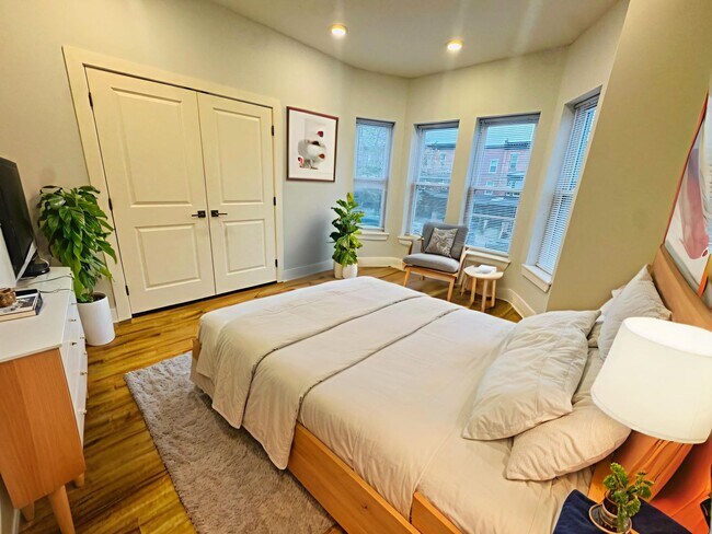 Foto del edificio - 4242 W Girard Ave