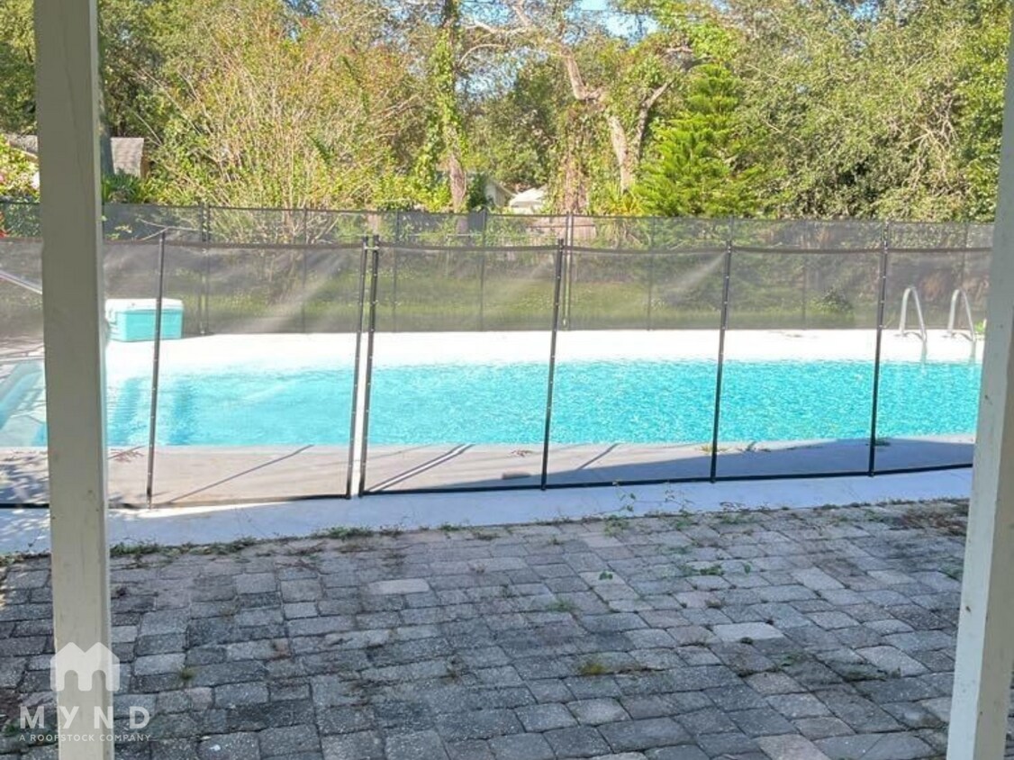 Foto del edificio - 2951 Brantley Hills Ct