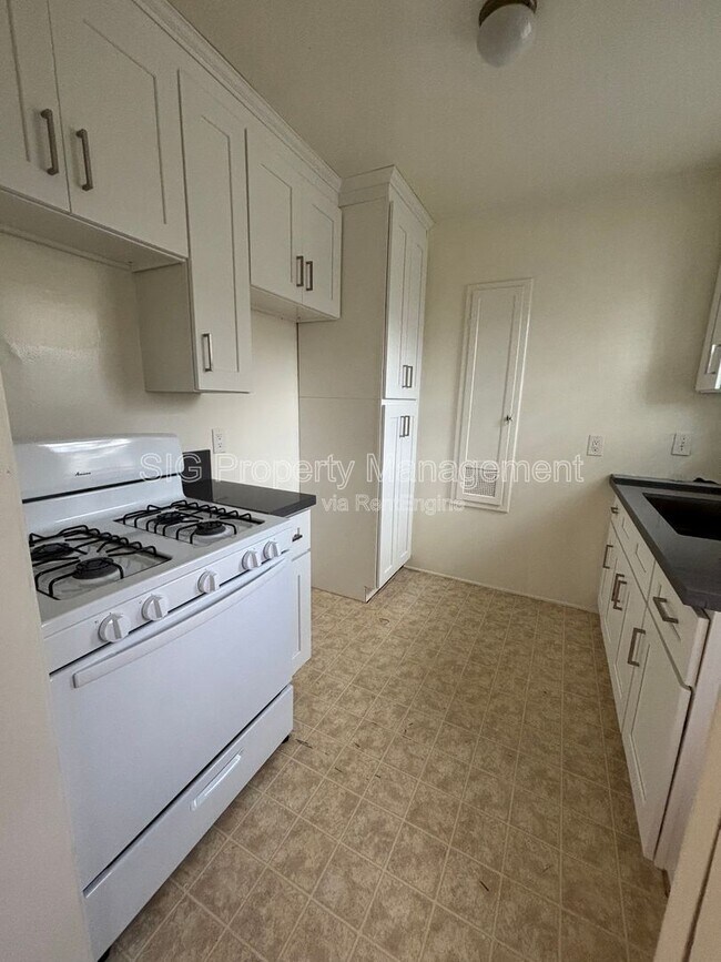 Foto del edificio - 1153 Western Ave