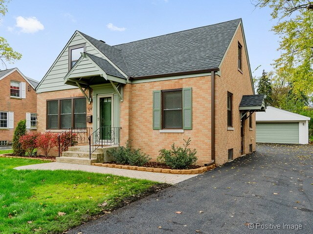 Primary Photo - 124 Iroquois Dr