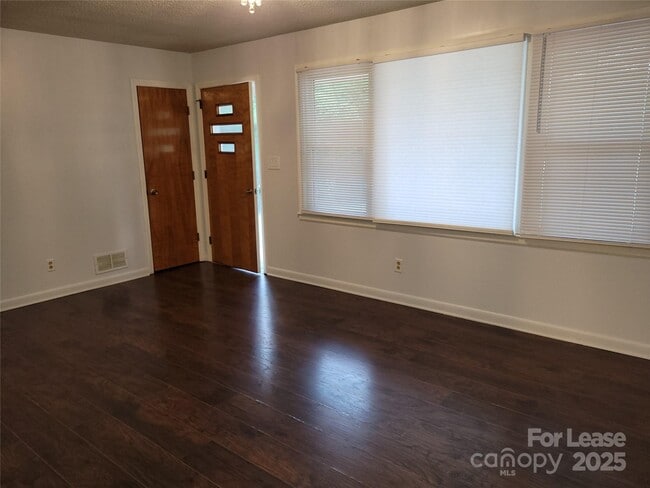 Building Photo - 1575 Simplicity Rd