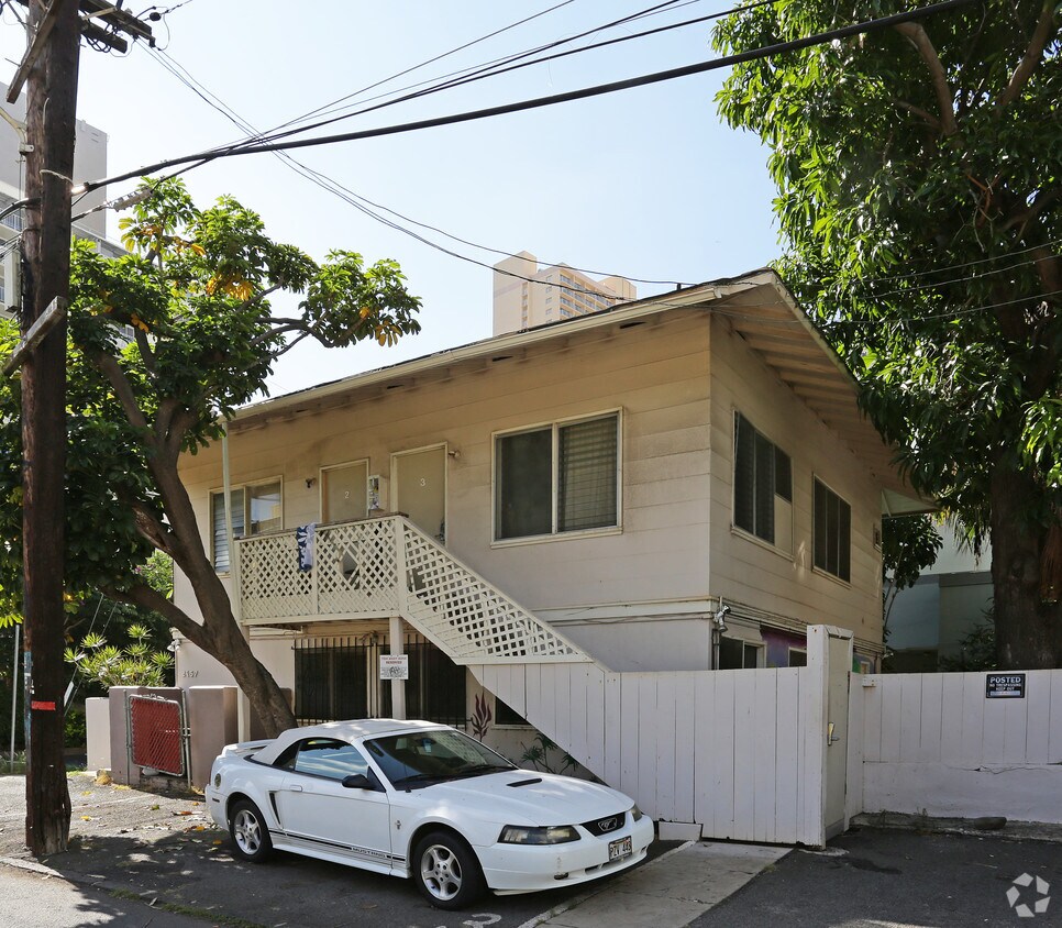 Primary Photo - 2457 Cleghorn St
