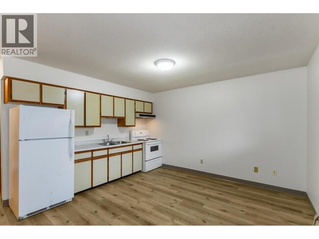 Building Photo - 4958 Sidley St