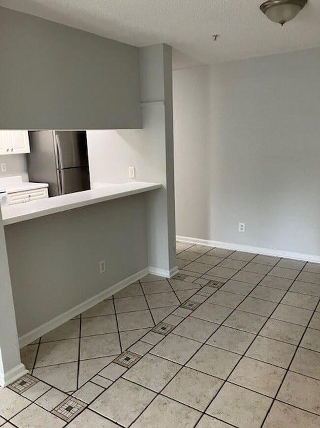 Photo - 909-H Apartment