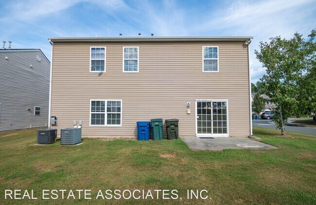 Building Photo - 5 br, 2.5 bath House - 4801 Swanns Mill Drive