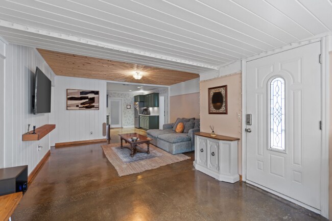 Building Photo - 364 Okaloosa Ave