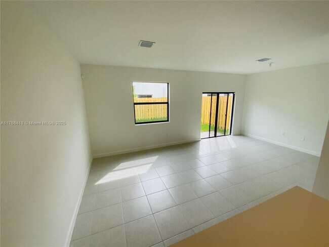 Foto del edificio - 11914 SW 245 Ter