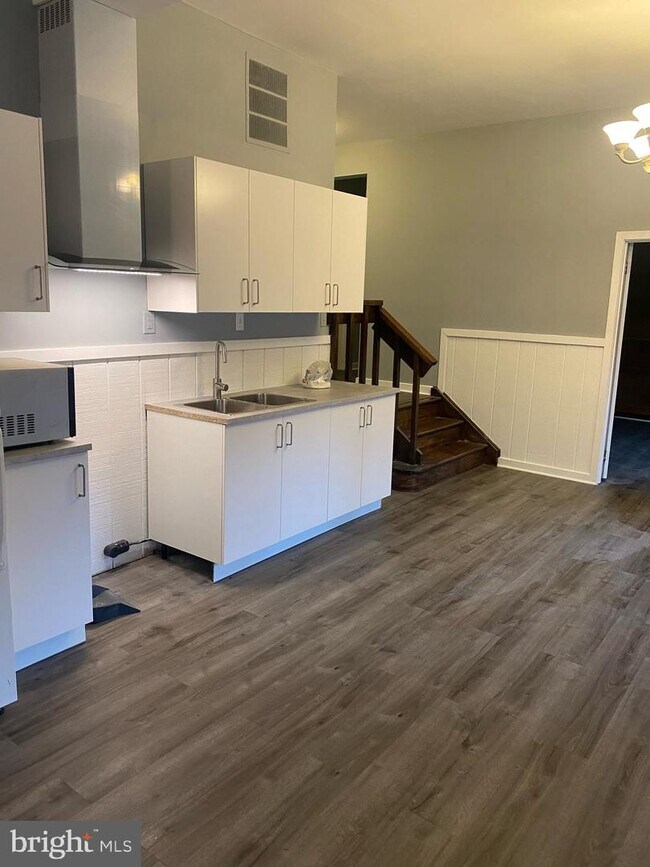 Building Photo - 3813 Fort Hill Dr