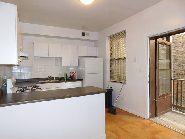 Foto del edificio - 3124 W Logan Blvd