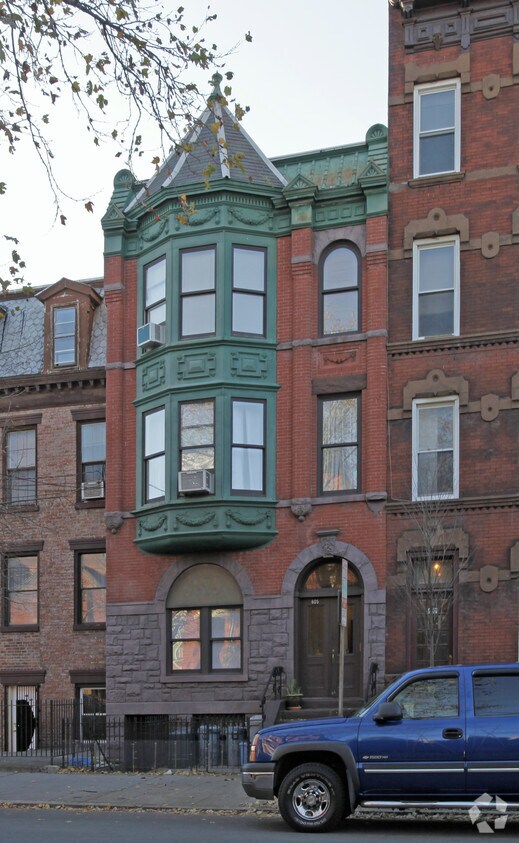 Foto principal - 605 Jersey Ave