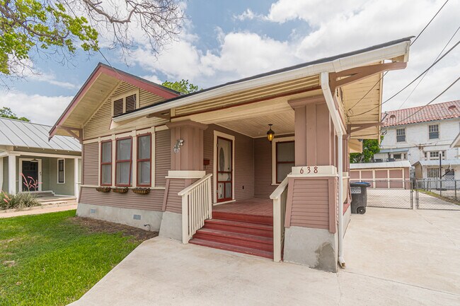 Building Photo - 638 Cedar St