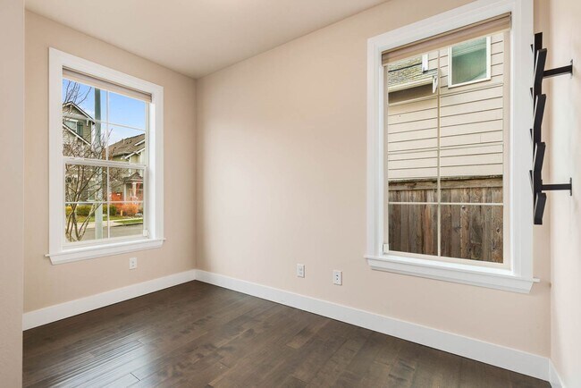 Foto del edificio - 13310 23rd Ave SE