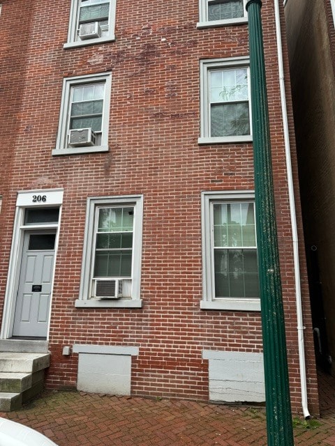 Front - 206 S Walnut St