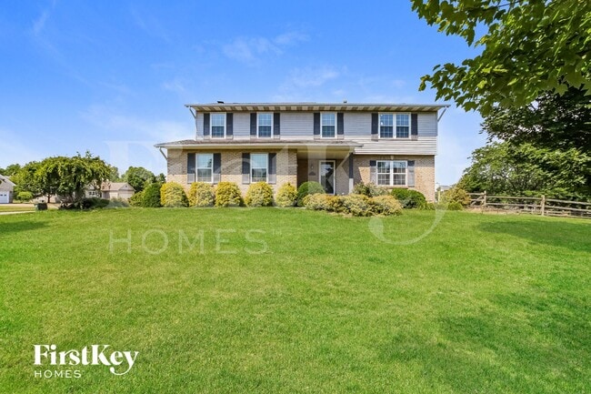 Building Photo - 4792 Sarah Dr