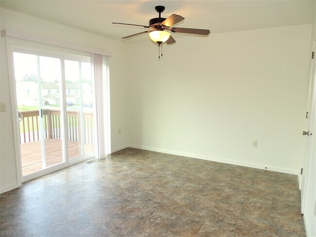 Foto del edificio - 247 Limestone Dr