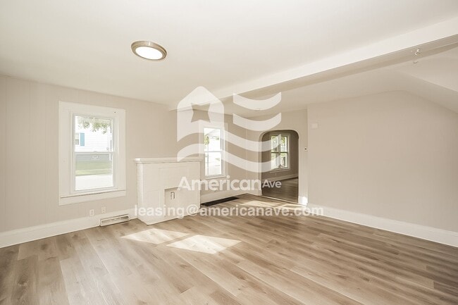 Building Photo - 372 Stanley Rd
