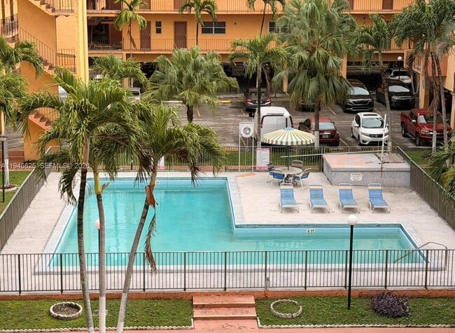 Foto del edificio - 1900 W 54th St