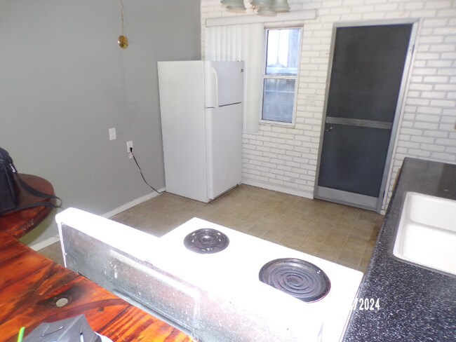 Foto del edificio - 2027 Thomas Ave
