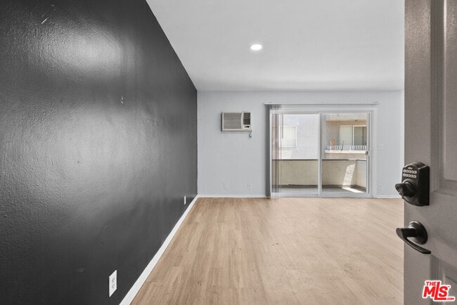 Building Photo - 15286 Sutton St