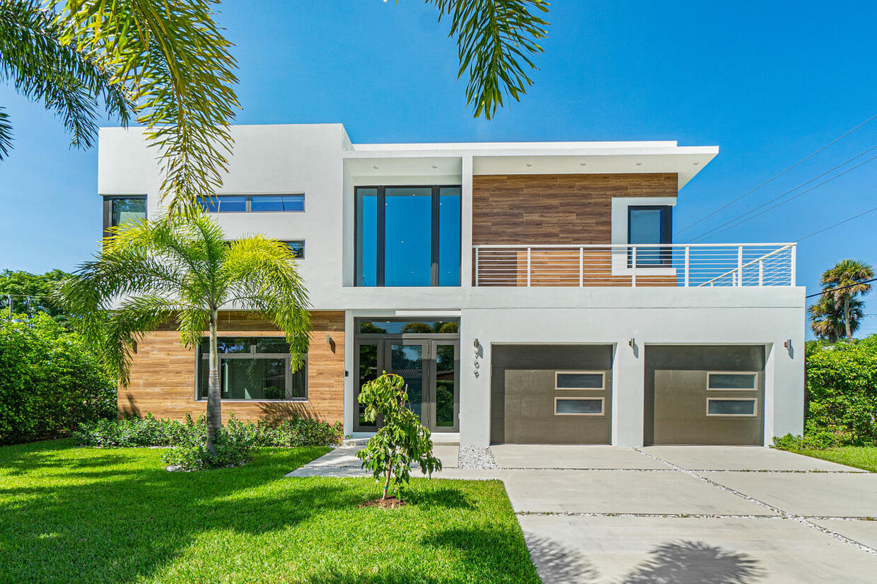 Foto principal - 709 NW 6th Dr