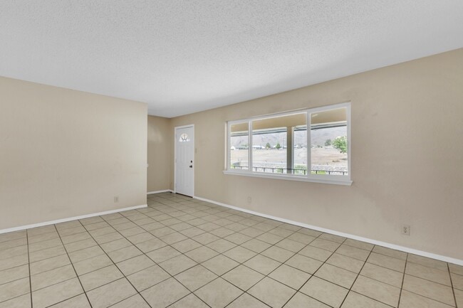 Foto del edificio - 3300 Hayes Ave