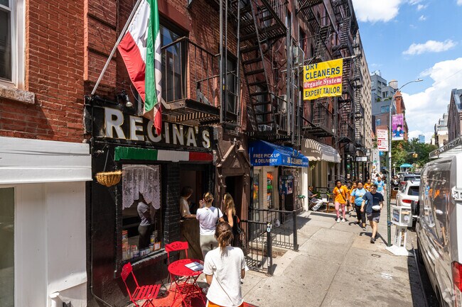 Foto del edificio - 241 Mulberry St