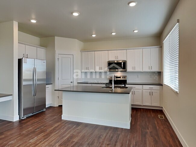 Building Photo - 3909 Wyedale Wy