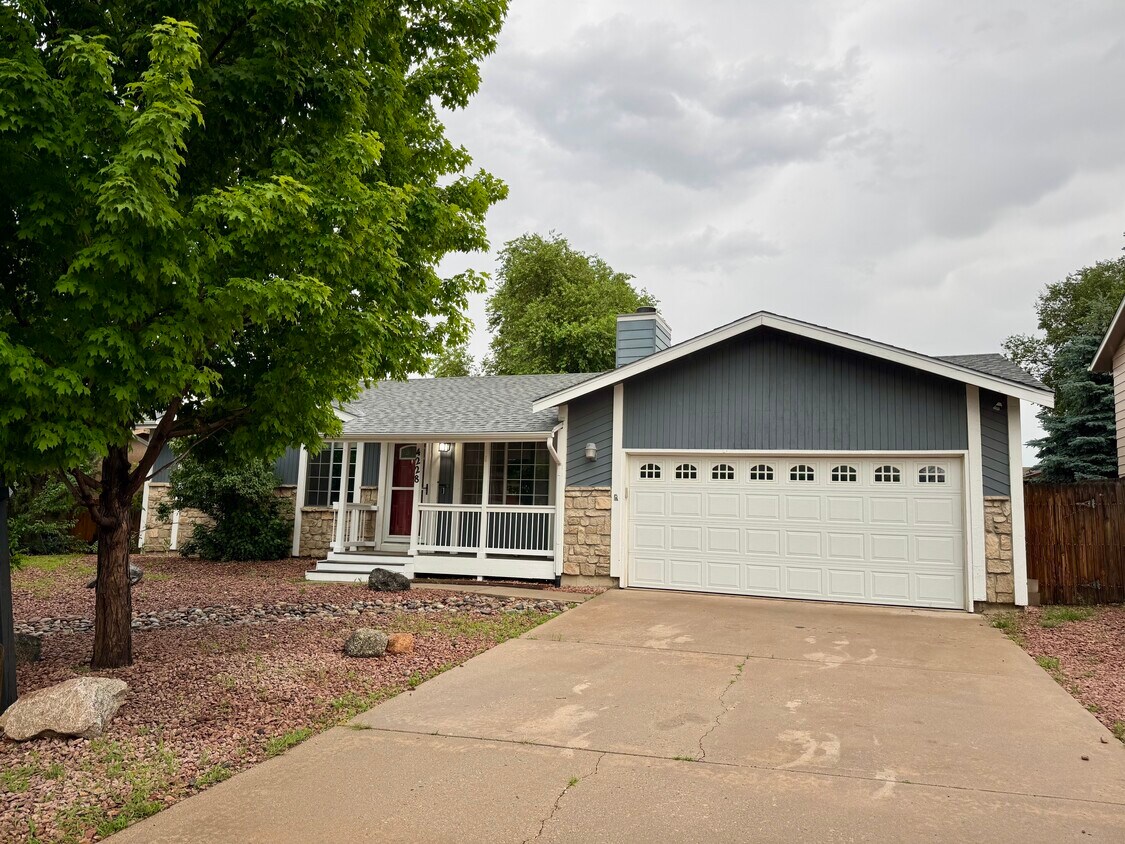 Primary Photo - 4228 Gatewood Dr
