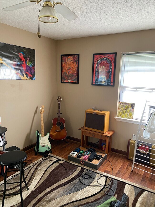 Foto del edificio - 6938 Robinson Dr