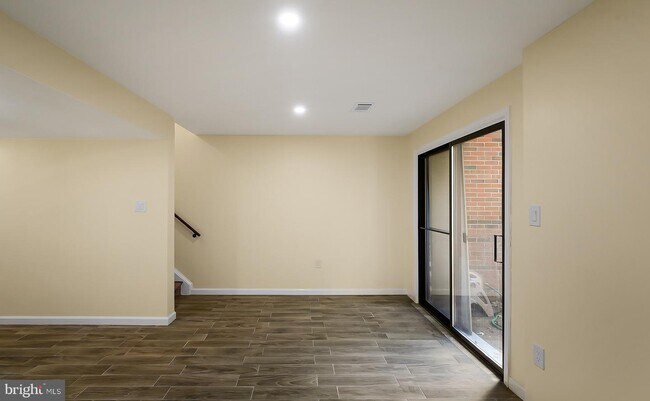 Building Photo - 14733 Barksdale St