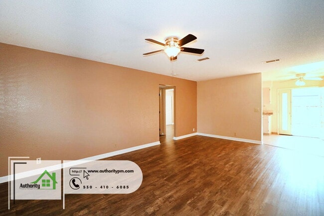 Building Photo - 1553 Bramble Pl