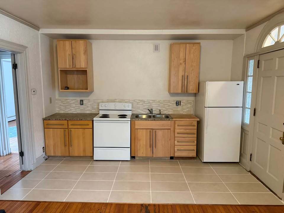 Primary Photo - 318 S 15th St