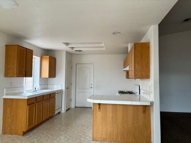 Building Photo - 4955 S Via Colinas Dr